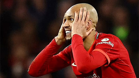 Wenger tố Fabinho ăn vạ, câu thẻ đỏ cho Sanchez