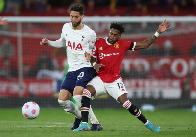 Fred có màn trình diễn ấn tượng ở tuyến giữa trong trận đấu MU vs Tottenham