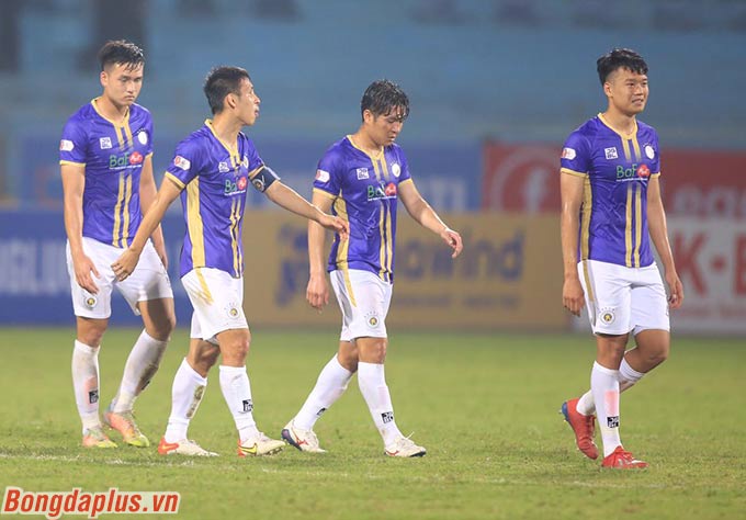 Hà Nội FC lần đầu không thắng TP.HCM trên sân Hàng Đẫy - Ảnh: Minh Tuấn