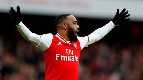 Chớ coi thường Lacazette!