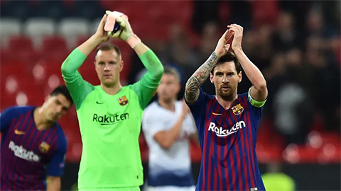 Ter Stegen gạch tên Messi khỏi đội hình tiêu biểu của anh