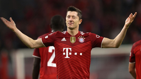 Lewandowski lập kỷ lục Champions League với cú hat-trick vào lưới Salzburg