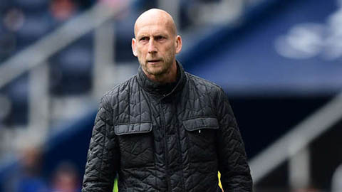 Stam: 'Nếu Man United mời, tôi nhận lời ngay'