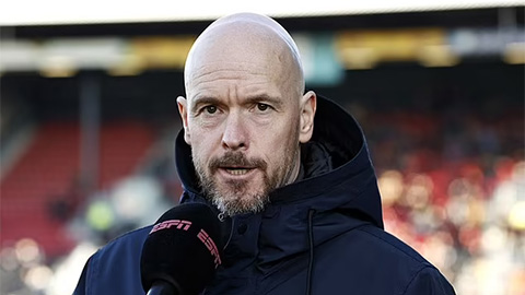 Erik ten Hag học tiếng Anh, hướng tới dẫn dắt MU?