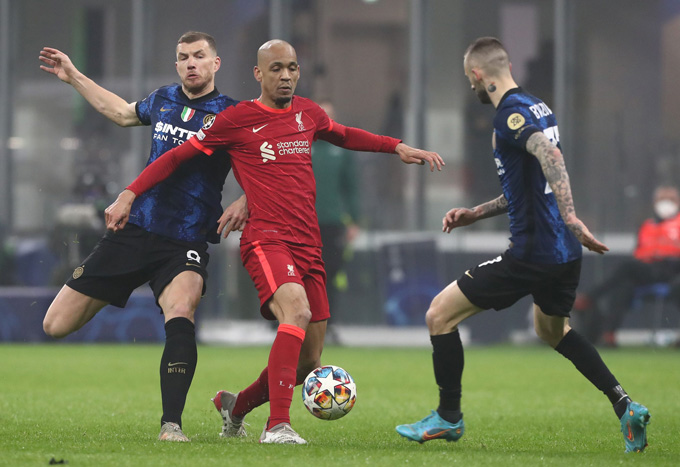 Fabinho sẽ cần tỏa sáng để kiềm tỏa hàng tiền vệ Inter