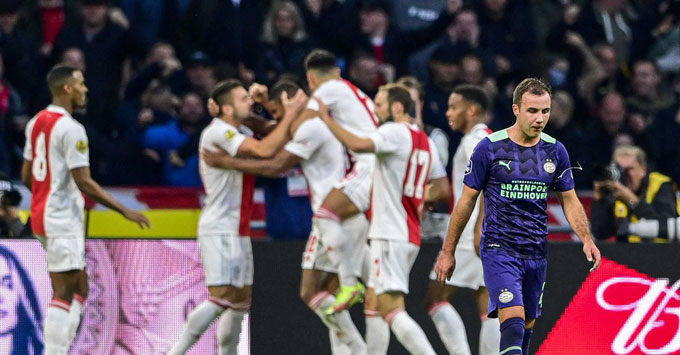 Ajax hủy diệt PSV một cách xuất chúng