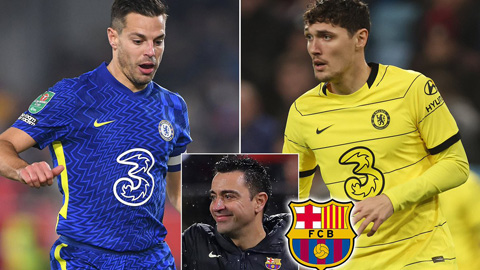 Cesar Azpilicueta (trái) có thể theo chân đồng đội Andreas Christensen về đầu quân dưới trướng HLV Xavi Hernandez