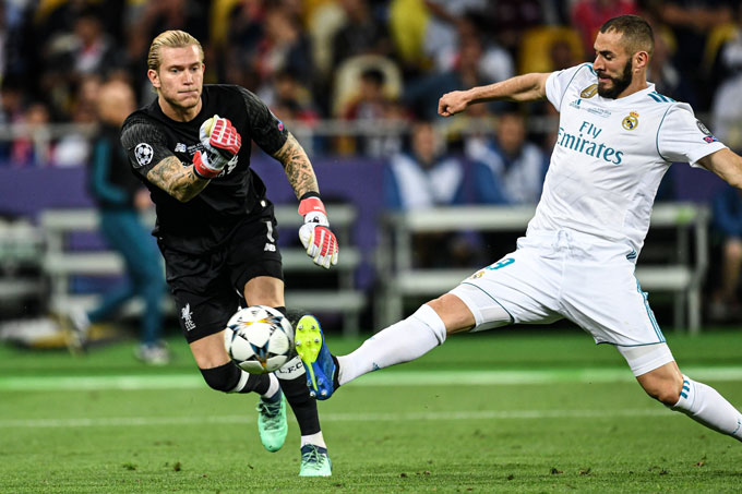 Sự nghiệp của Karius tiêu tan vì Benzema