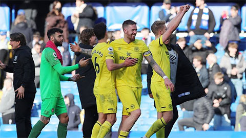 Brentford làm được điều khó tin ở Stamford Bridge