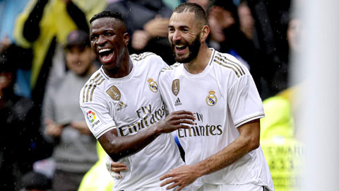 Benzema (phải) và Vinicius có sự ăn ý đến kỳ lạ