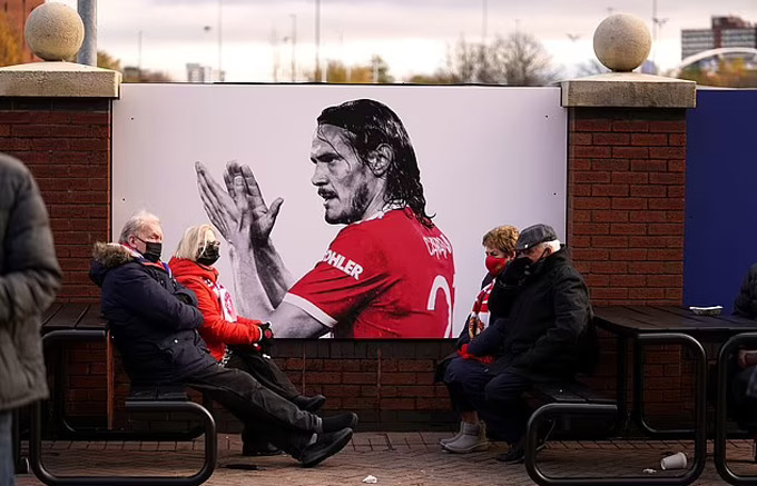 Cavani rất được lòng các fan MU