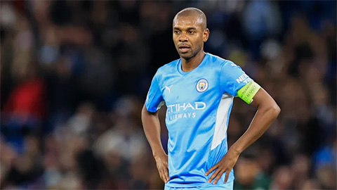 Fernandinho chia tay Man City vào cuối mùa