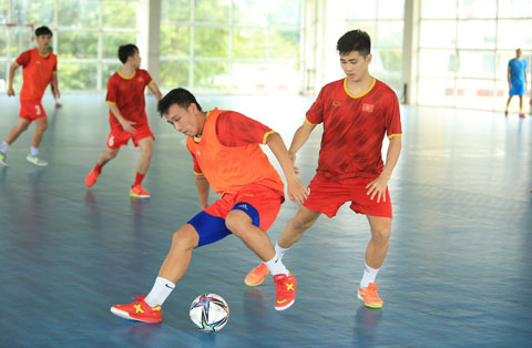 Buổi tập của ĐT futsal Việt Nam 	Ảnh: ĐỨC CƯỜNG