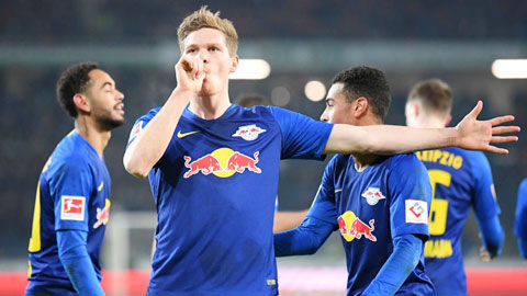 RB Leipzig: Màn trở lại cảm xúc của Halstenberg