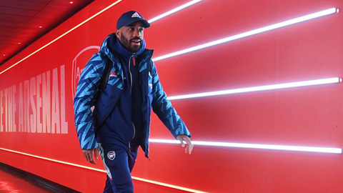 Lacazette nghỉ trận gặp Chelsea và M.U