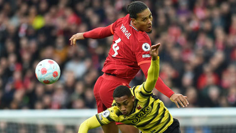 Van Dijk (trên) và các đồng sự ở hàng thủ Liverpool đã giúp đội nhà giữ sạch lưới 4 trận gần đây