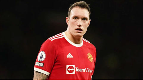 Phil Jones và số phận kỳ lạ tại Man United