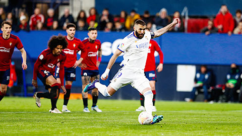 Real Madrid thắng 3-1 trên sân của Osasuna: Chạm tay vào ngai vàng