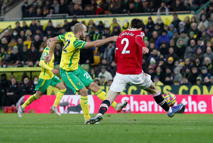 Hàng thủ của Man United vẫn để lộ ra quá nhiều sơ hở