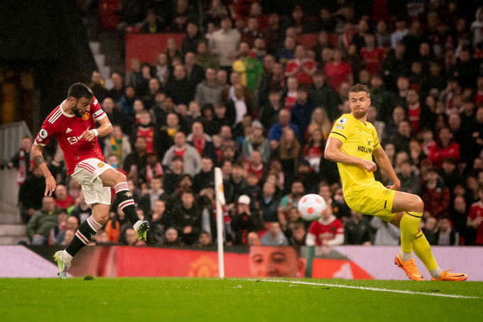 Bruno mở tỷ số trận MU vs Brentford ở phút thứ 9