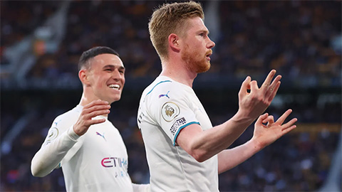 De Bruyne lập kỷ lục với cú hat-trick và hành động ăn mừng bí hiểm