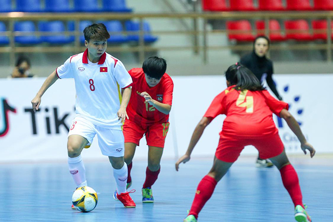 ĐT futsal nữ Việt Nam thắng đậm Myanmar.Ảnh: Quốc Bình