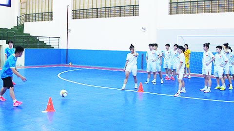 HLV Trương Quốc Tuấn hài lòng về sự chuẩn bị của ĐT futsal nữ Việt  Nam