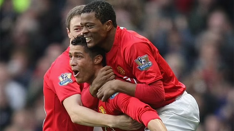 Evra bảo vệ Ronaldo