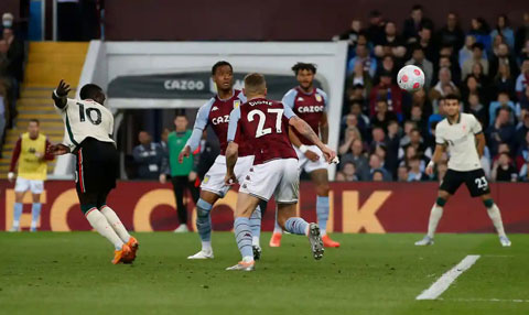 Cú đánh đầu của Sadio Mane giúp Liverpool tiếp tục cạnh tranh chức vô địch với Man City