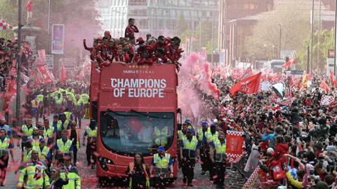 Liverpool lên sẵn ngày giờ diễu hành ăn mừng cú ăn bốn