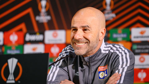 Lyon vẫn tin tưởng HLV Peter Bosz