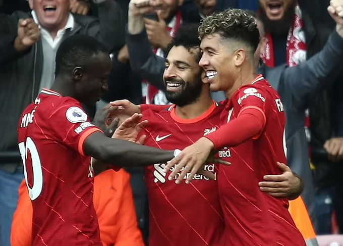 Bộ ba Mane - Salah - Firmino chỉ còn 1 năm hợp đồng với Liverpool