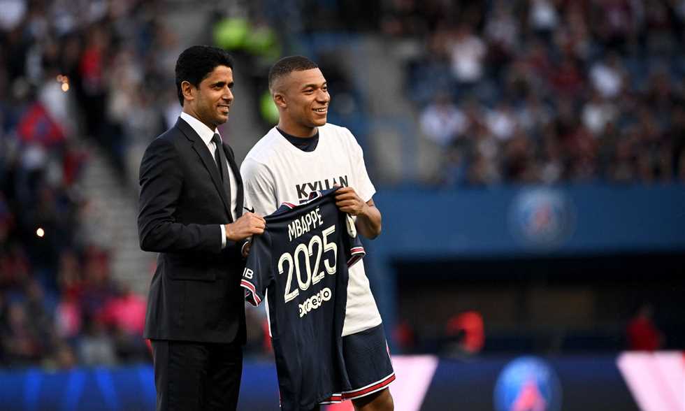 Mbappe chọn phương án ở lại PSG đến 2025