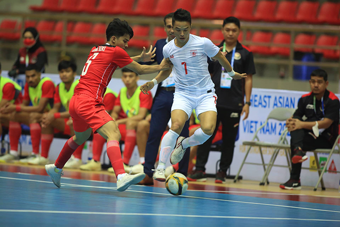 Sức mạnh của Myanmar (áo trắng) được đánh giá khó lường khi từng cầm chân ĐT futsal Việt Nam ở giải ĐNÁ