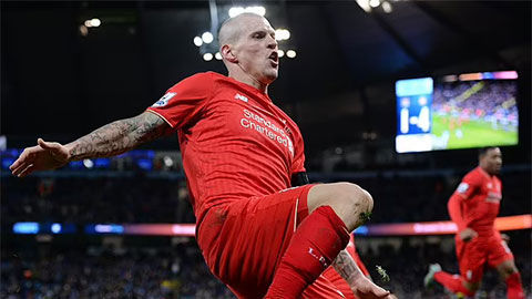 Cựu hậu vệ Liverpool Martin Skrtel giải nghệ ở tuổi 37