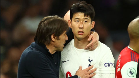 Son Heung-min vùng vằng sau khi bị thay người ở trận Tottenham vs Arsenal