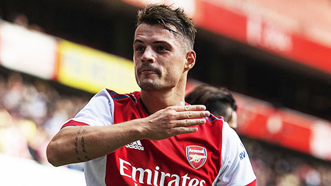 Xhaka, từ 'ghét ghét' thành 'yêu yêu'