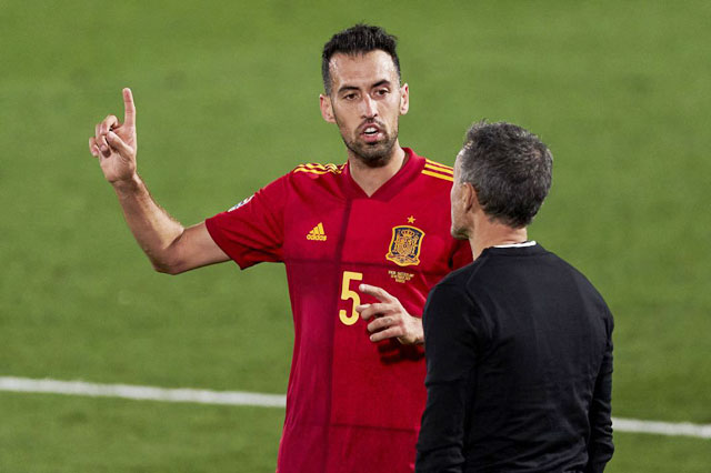 Thầy trò Enrique và Busquets có thể không còn chỗ đứng ở ĐT Tây Ban Nha