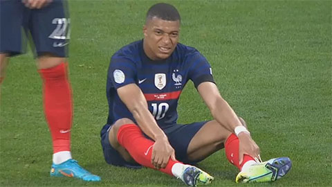 Mbappe dính chấn thương đầu gối ở thất bại trước Đan Mạch