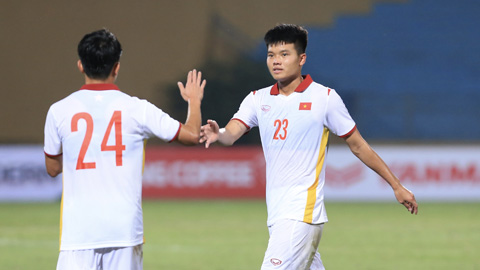 Tiền đạo lập ‘siêu phẩm’ vào lưới U23 Thái Lan bị úp bánh kem vào mặt