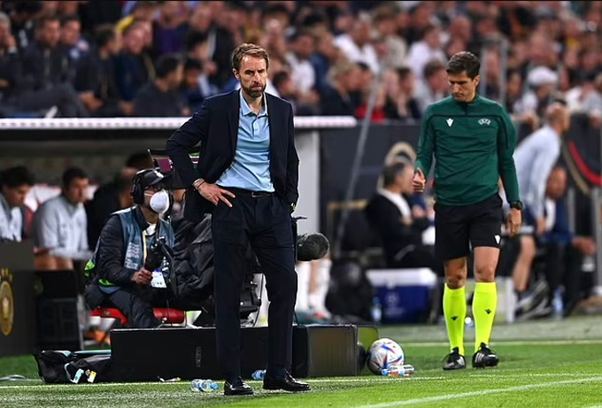 Southgate nên cảm thấy may mắn vì World Cup không diễn ra vào mùa Hè như thường lệ