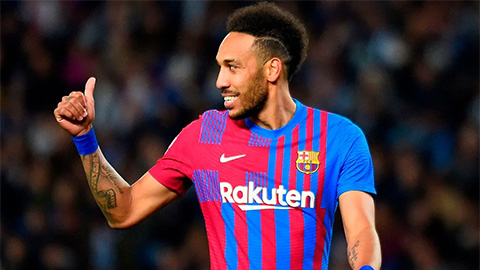 Aubameyang nhận số áo mới ở Barca