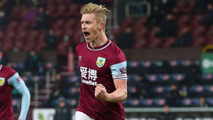 Ben Mee là trung vệ được nhiều CLB theo đuổi