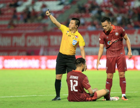 Trọng tài Hoàng Ngọc Hà được đánh giá là trọng tài có chuyên môn, bản lĩnh bậc nhất V.League