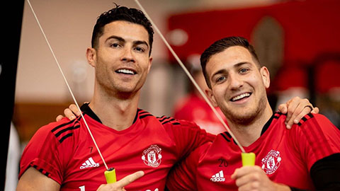 Dalot mong Ronaldo ở lại cùng Ten Hag tái thiết Man United