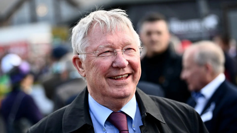 Sir Alex chính thức quay lại làm việc tại Man United