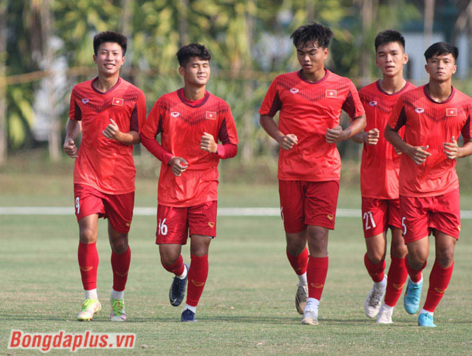 U16 Việt Nam xét nghiệm Covid-19 sáng nay - Ảnh: Thiên Minh