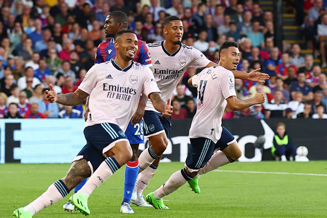 Gabriel Jesus đóng góp lớn vào thế công của Arsenal trong trận thắng Crystal Palace 2-0