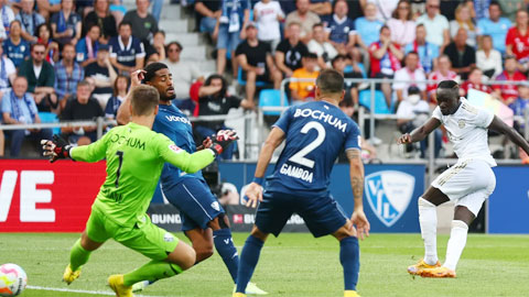 Cả Bundesliga lại quỳ gối trước Bayern Munich