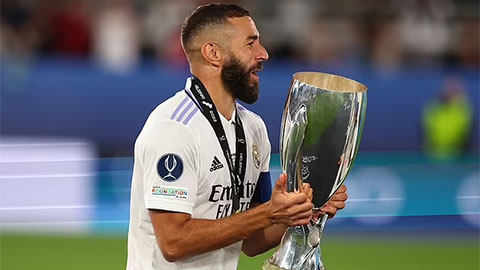 HLV Ancelotti ủng hộ Benzema giành Quả bóng vàng